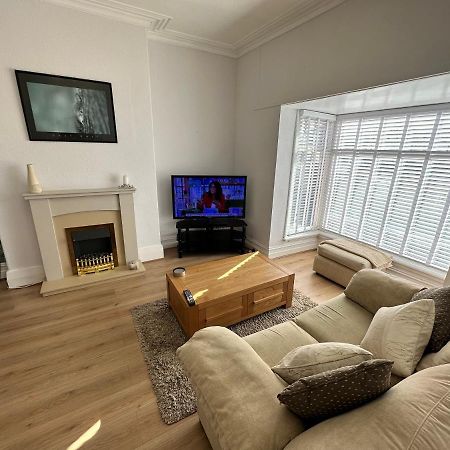 Spacious One Bedroom Apartment In Central Location ليثام سانت أنيه المظهر الخارجي الصورة