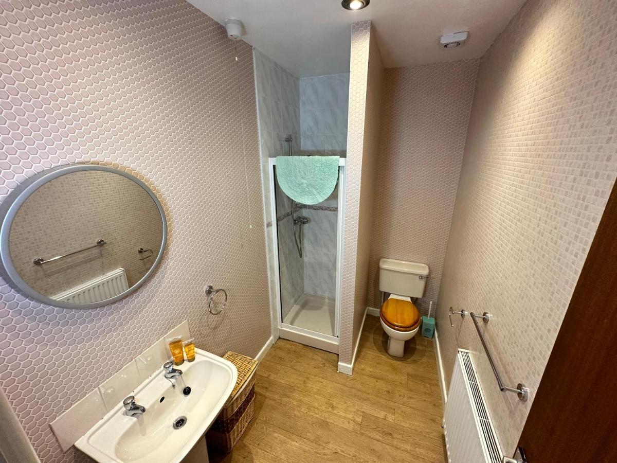 Spacious One Bedroom Apartment In Central Location ليثام سانت أنيه المظهر الخارجي الصورة