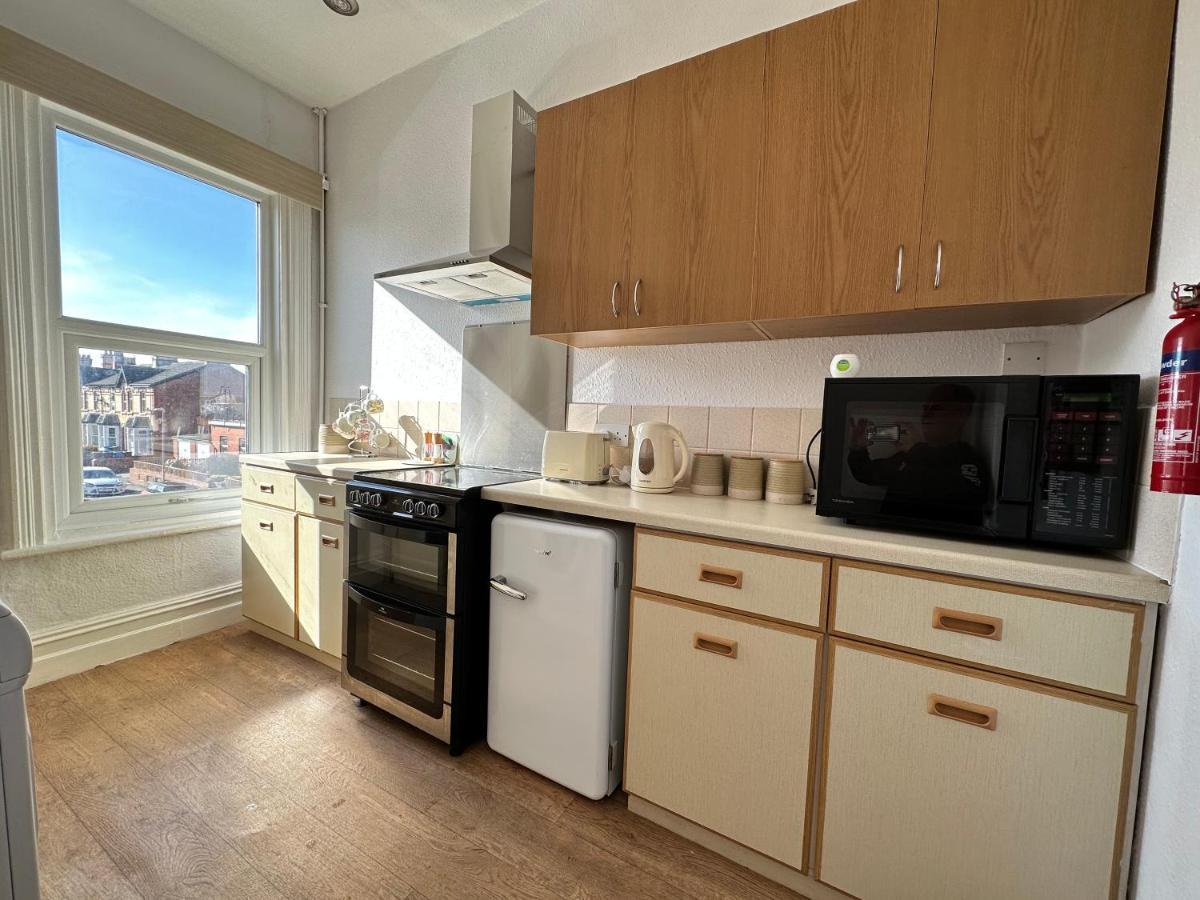 Spacious One Bedroom Apartment In Central Location ليثام سانت أنيه المظهر الخارجي الصورة